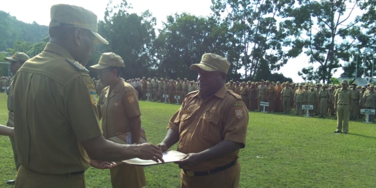 397 ASN Pemkot Jayapura terima SK kenaikan pangkat