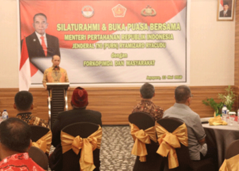 Kapolda Papua, Irjen Pol. Drs. Boy Rafli Amar, MH saat memberikan sambutan pada cara buka bersama dengan Menham RI, Jenderal TNI (Purn) RyamizardRyacudu, Rabu (23/5/2018)