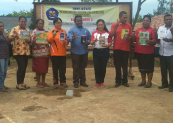 Foto bersama usai penandatanganan komitmen melaksanakan gerakan literasi di sekolah