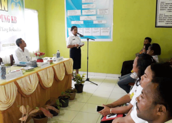 Kepala DP3A-KB Kota Jayapura saat menyampaikan sambutan