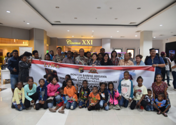 Perkuat Rasa Cinta Pancasila Kapolda Nobar Film Lima di XXI Jayapura