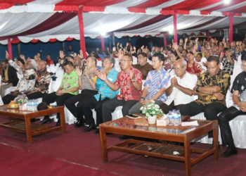 Walikota Jayapura dan Forkumpimda Papua saat menggelar doa bersama Pilkada Damai di taman Imbi, senin (25/06/2018) / har