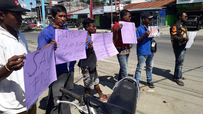 Aksi demo protes goyang patola oleh pemuda peduli FDS