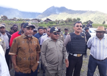 Di Puncak Jaya, Bupati Yuni Wonda Blusukan Pantau TPS