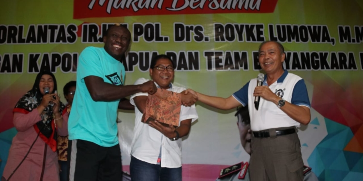 Kalahkan Persipura, Bhayangkara FC Terima Bonus dari Kapolda Papua