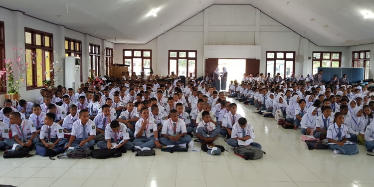 Musim Pengenalan Sekolah, Polisi Gelar Penyuluhan Narkoba dan Tertib berlalu lintas.