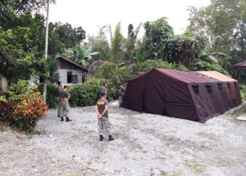 Peduli Pendidikan, Polres Mimika Bangun Tenda Darurat untuk Belajar
