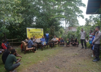 Jalin Persahabatan, Polisi Kunjungi Masyarakat Dekai
