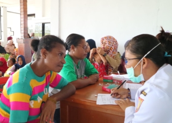 DP3AKB  Kota  Jayapura Gelar Pelayanan PAPSMEAR  di Distrik Muara Tami
