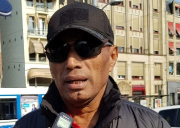 Walikota Jayapura, Dr. Benhur Tommy Mano, saat di wawancarai di Amsterdam
