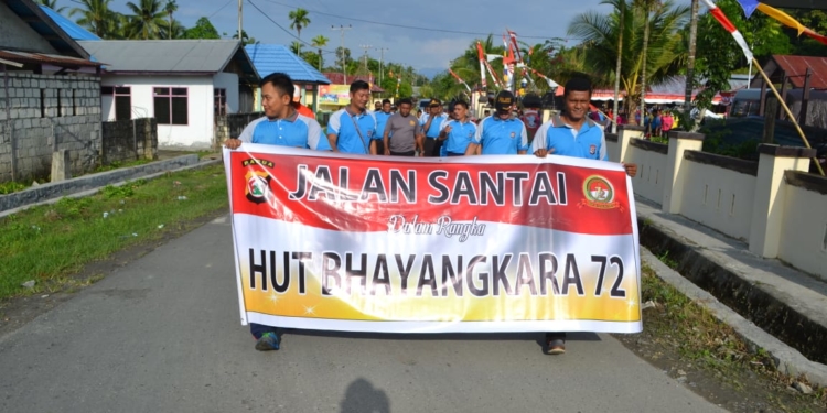 Jalin Sinergitas antar Instansi Polres Waropen Gelar Jalan Santai