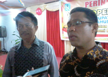 Ketua Dekopinda Biak Numfor dan Kepala Dinas Keperasi Biak Numfor
