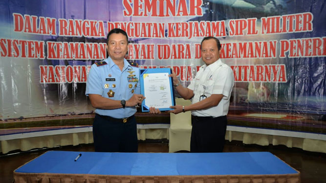 Pangkosekhanudnas IV dan GM Airnav cabang madya Sentani