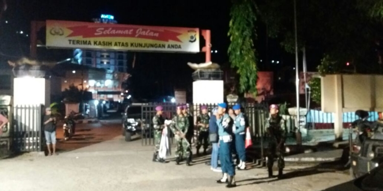 Pukul 24.00. WIT, Mapolresta Jayapura di Datangi 11 Personel Marinir, Ini Kisah nya