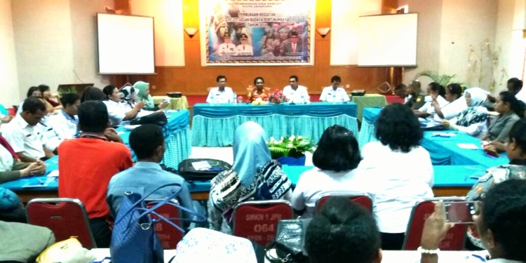 Fachrudin Pasolo : Guru Wajib Tanamkan Budaya Port Numbay  Untuk Pelajar