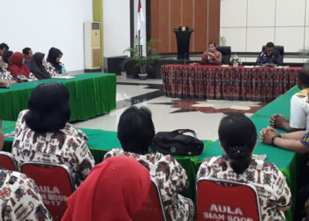 Rapat Wakil Walikota Jayapura dengan Para Dewan Guru SMP 1 Kota Jayapura di GSG Sian Sior