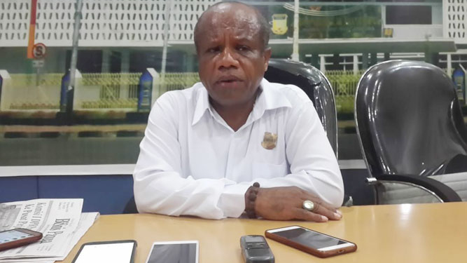 Anggota DPR Papua dari jalur 14 Kursi, Yonas Nussi