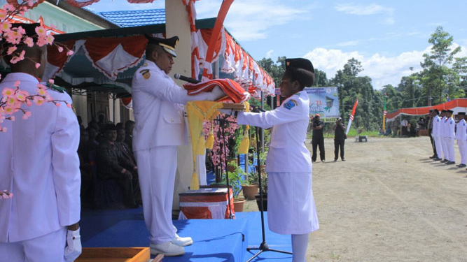 Foto saat upacara memperingati HUT RI 73 di Kabupaten Mamberamo Raya