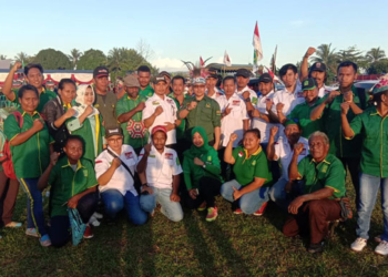 Foto bersama ketua PBB Biak bersama 25 calegnya