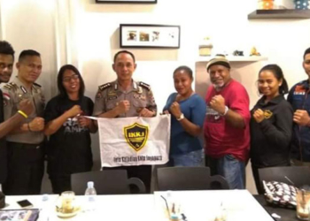 Kabid Humas Polda Papua bersama Pengurus IKKJ