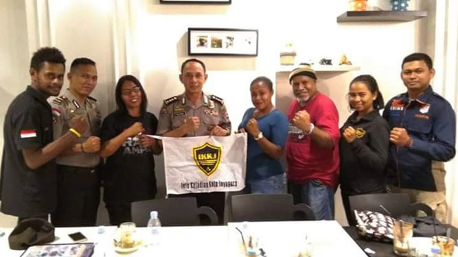 Kabid Humas Polda Papua bersama Pengurus IKKJ