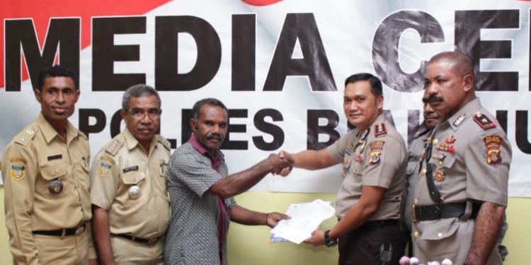 Peduli Kamtibmas, Marga Dimara Hibahkan Tanah Untuk Pembangunan Polsek Yendidori