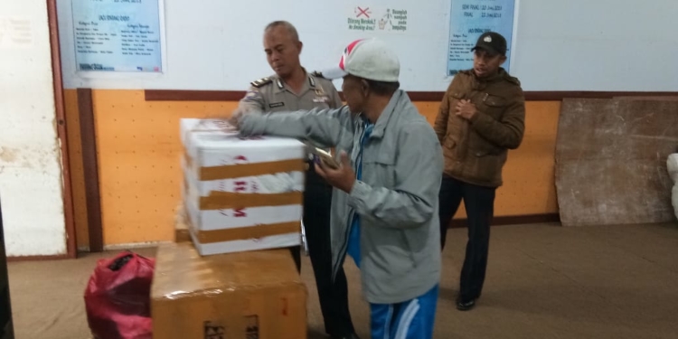 Peduli Lombok, Polres Jayawijaya Salurkan Bantuan Lewat RRI Wamena
