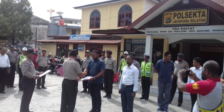 Ungkap Kasus Curanmor, Personil Polsek Japsel Terima Reward