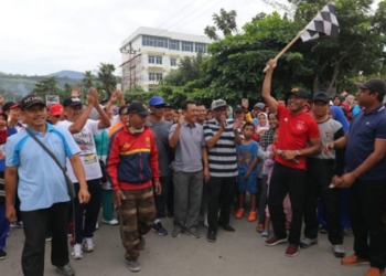 Walikota Jayapura Lepas peserta jalan sehat