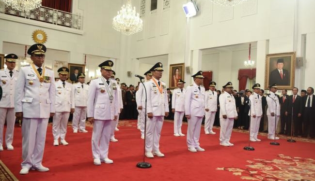 Di Lantik Presiden Jokowi, Pasangan Lukmen Resmi Pimpin Papua Hingga Tahun 2023