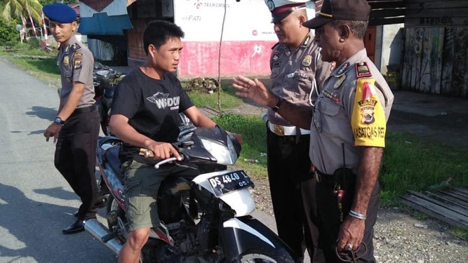 kapolres Waropen Tinjau Kegiatan Strong Point di Waren
