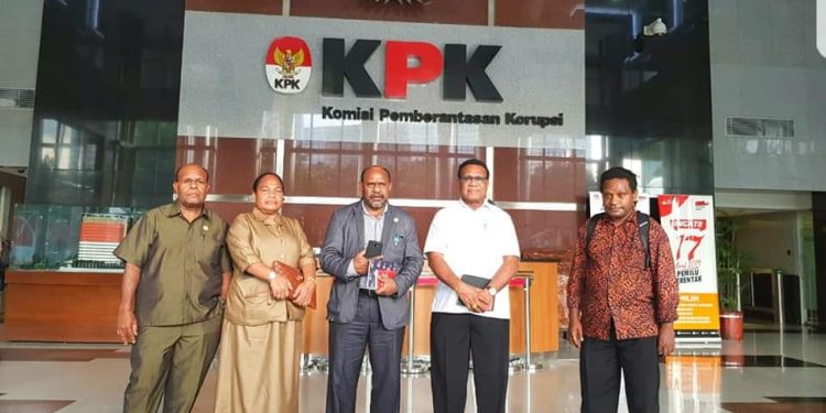 Foto saat usai pertemuan di gedung KPK RI