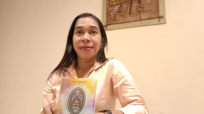 Vonny Aronggear sastrawan perempuan Papua/ ind