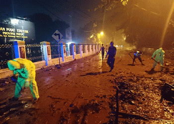 Longsor di depan kantor Badan Pusat Statistik Provinsi Papua jl. sam ratulangi dok II kota jayapura/ NL28