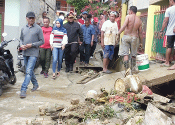 Walikota BTM saat tinjau lokasi banjir