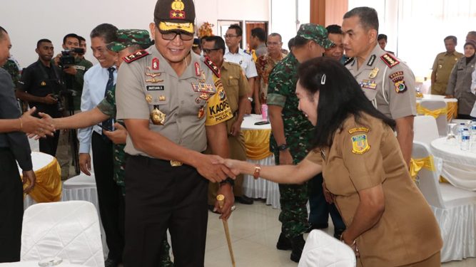 Kapolda Papua, Irjen Pol. Drs. Martuani Sormin, M.Si, dalam coffee morning bersama TNI dan Pemerintah Provinsi Papua, presentatif Millenial Safety Road 2019/ BM
