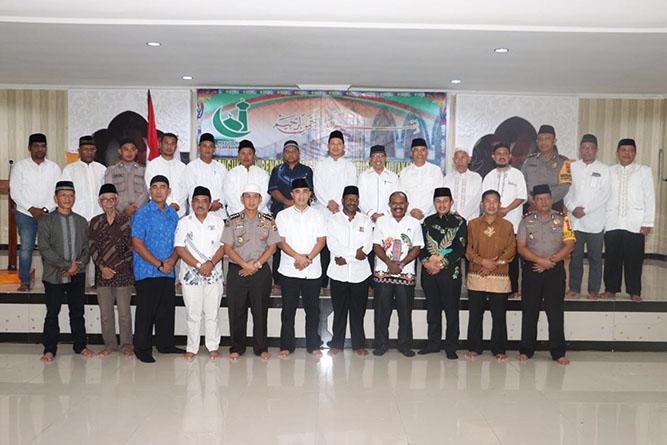 Polda Papua terima 4 penghargaan MURI dari museum rekor dunia Indonesia atas pelaksanaan kegiatan Millenial Road Safety Festival 2019