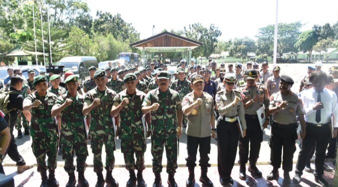 Foto bersama usai pelantikan