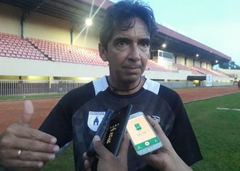 Luciano Leandro selaku pelatih kepala Persipura jayapura
