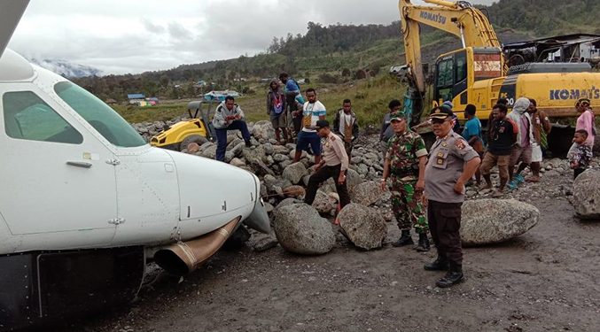 Pesawat Caravan Tergelincir Tabrak Tumpukan Batu di Bandara Ilaga