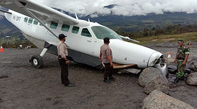 Pesawat Caravan milik Maskapai Dabi Air mengalami kecelakan di bandara Aminggaru Ilaga, Distrik Omukia Kabupaten Puncak , Senin (11/3/2019)