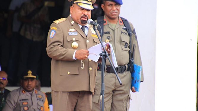 Gubernur Provinsi Papua, Lukas Enembe, S.IP.,MH