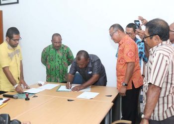Pemerintah Kabupaten Mamberamo Raya (Mambraya) melakukan penandatanganan Memorandum of Understanding (MoU) dengan pihak kampus USTJ.