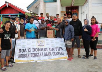 Komunitas Pena Real Madrid Indonesia (PRMI) Regional Jayapura melaksakan bakti sosial di Kampung Dondai, Distrik Waibu, Kabupaten Jayapura