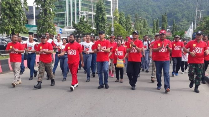Saat jalan santai bersama