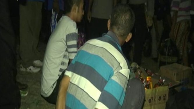 Pelaku dan barang bukti yang diamankan polisi