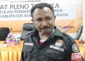 Anggota KPU Mambramo Raya Divisi Hukum dan Pengawasan Marthen Murafer