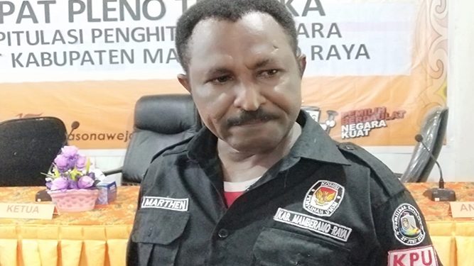 Anggota KPU Mambramo Raya Divisi Hukum dan Pengawasan Marthen Murafer