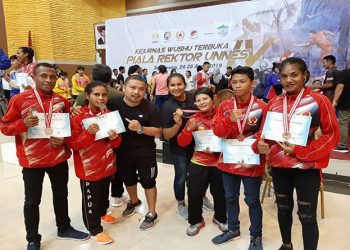 Foto bersama saat usai dalam Kejuaraan Nasional (Kejurnas) Wushu Terbuka Piala Rektor Unnes Semarang 24-28 April 2019.