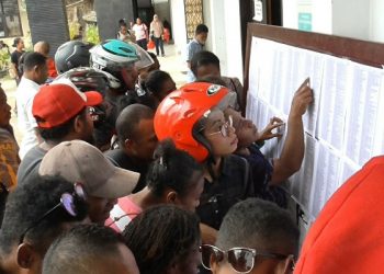 Pencaker Padati Kantor BKD Kota Jayapura Cek Hasil Seleksi